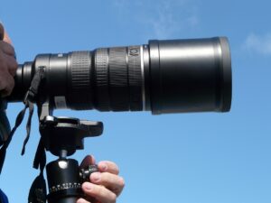 Telephoto Lens that looks like Nikon AF-S NIKKOR