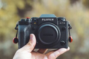 camera that looks like Fujifilm X-T5